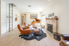 Load image into Gallery viewer, Air BnB